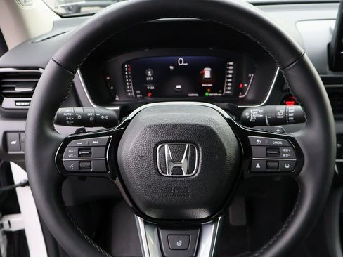 Certified 2025 Honda Pilot Elite image 31