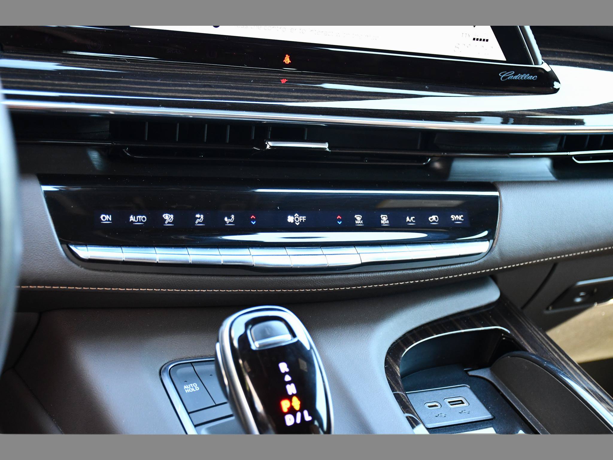 Used 2021 Cadillac Escalade Premium Luxury AWD/4WD image 38
