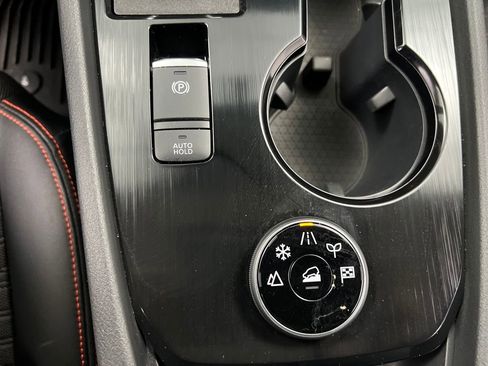 Used 2025 Nissan Rogue SV image 38