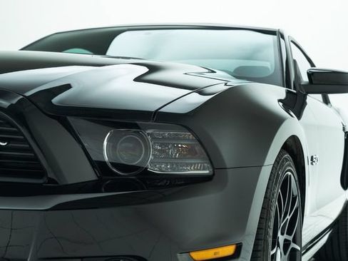 Used 2014 Ford Mustang GT Premium w/ Equipment Group 402A RWD image 11