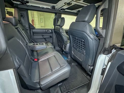 New 2025 Ford Bronco Badlands image 4