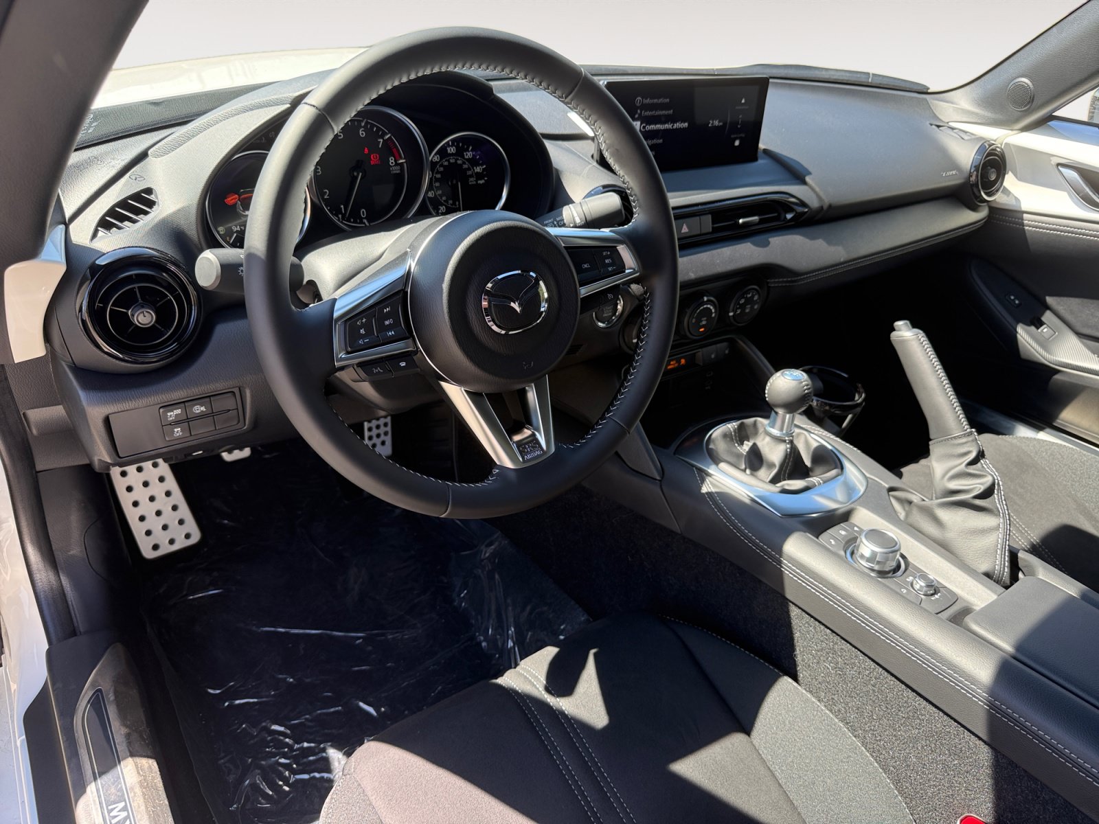 New 2026 MAZDA MX-5 Miata Club w/ Interior Package RWD image 15