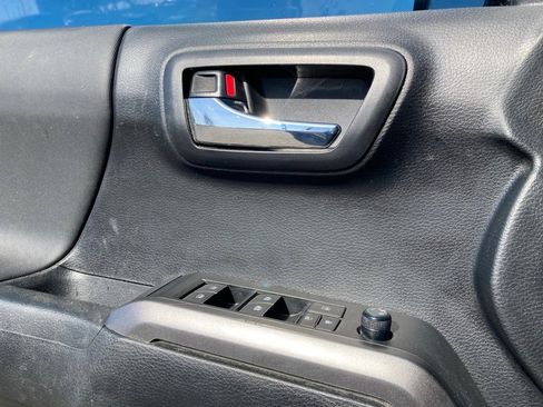 Used 2021 Toyota Tacoma TRD Sport w/ Technology Package image 13