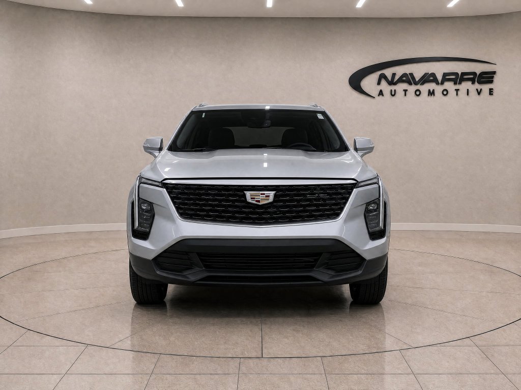 Used 2024 Cadillac XT4 Luxury w/ Cold Weather Package FWD image 2