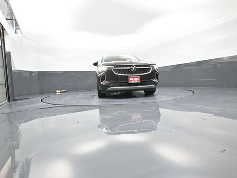 Used 2023 Buick Envision Avenir image 32