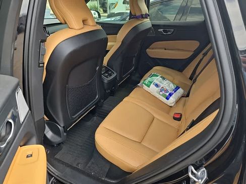 Used 2019 Volvo XC60 T5 Inscription w/ Protection Package FWD image 8