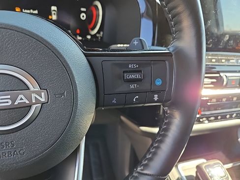 Used 2022 Nissan Pathfinder Platinum image 23