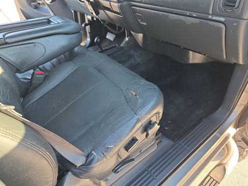 Used 2001 Chevrolet Silverado 2500 LS w/ Off-Road Skid Plate Pkg image 19