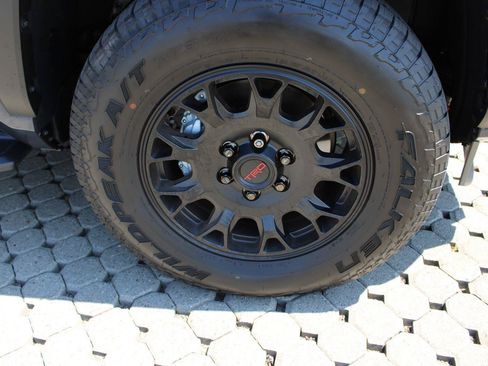 Certified 2026 Toyota 4Runner TRD Off-Road Premium w/ Tow Technology Package AWD/4WD image 13