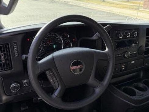 Used 2018 GMC Savana 2500 2500 3dr Cargo Van w/ Driver Convenience Package image 12