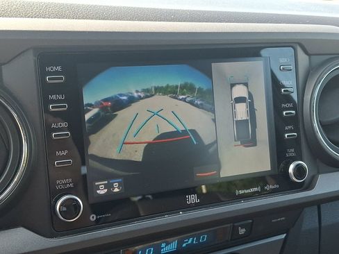 Used 2021 Toyota Tacoma TRD Sport w/ TRD Premium Sport Package AWD/4WD image 18