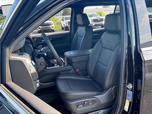 New 2026 GMC Yukon XL Denali AWD/4WD image 9