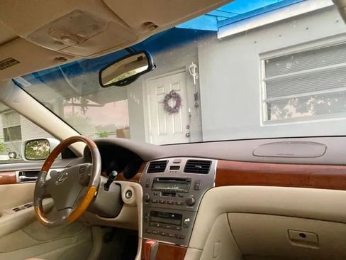 Used 2005 Lexus ES 330 image 16