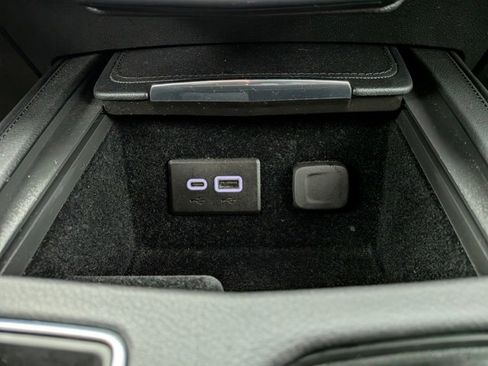 Certified 2025 Cadillac XT4 Premium Luxury image 8