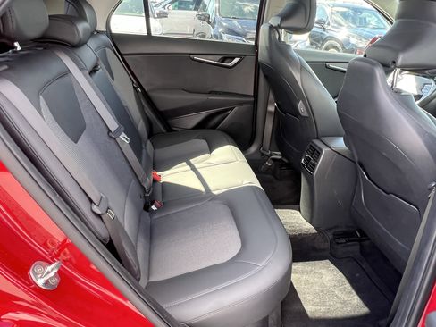 Certified 2023 Kia Niro EX Touring image 21