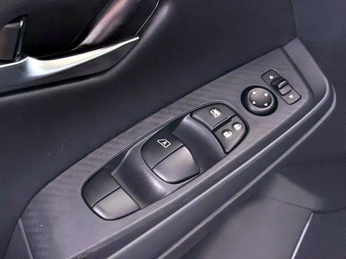 Used 2023 Nissan Sentra SV FWD image 16