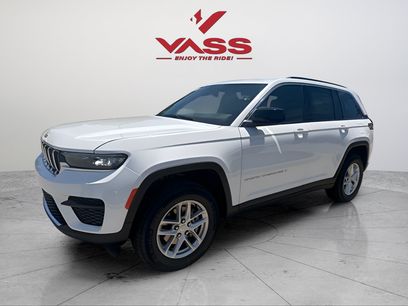 New 2026 Jeep Grand Cherokee Laredo w/ Trailer Tow Package