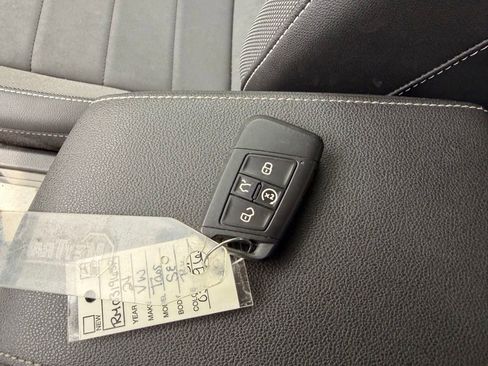 Used 2024 Volkswagen Taos SE FWD image 38