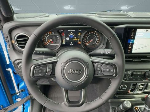 New 2025 Jeep Gladiator Sport image 4