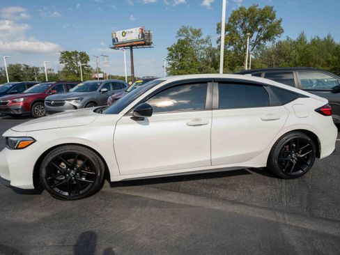 Used 2025 Honda Civic Sport image 3