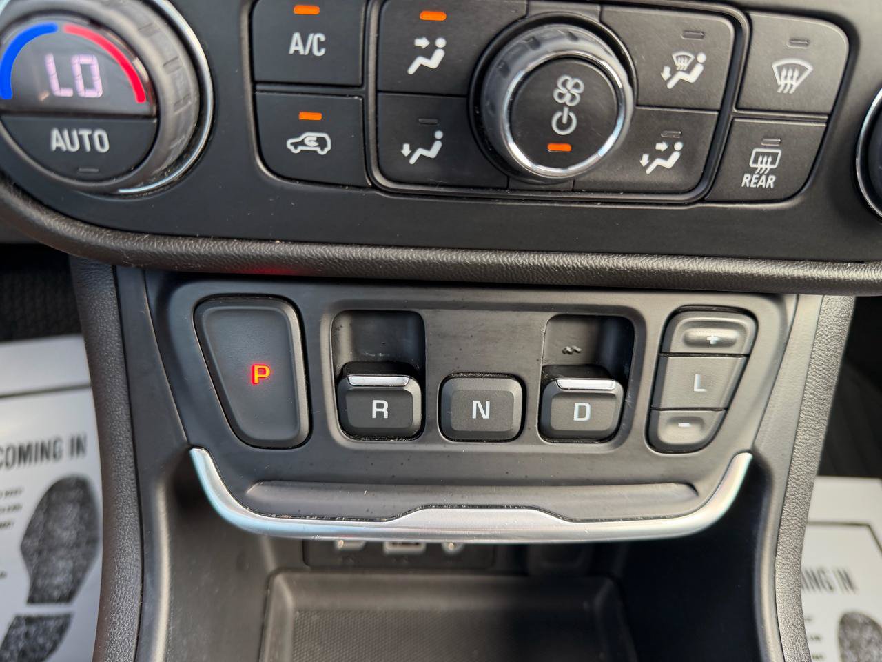 Used 2020 GMC Terrain Denali w/ Denali Premium Package FWD image 28