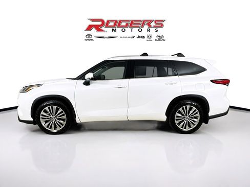Used 2022 Toyota Highlander Platinum image 9