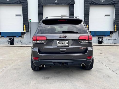 Used 2017 Jeep Grand Cherokee Trailhawk AWD/4WD image 20