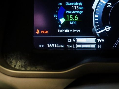 Used 2025 Toyota Sequoia Capstone AWD/4WD image 31