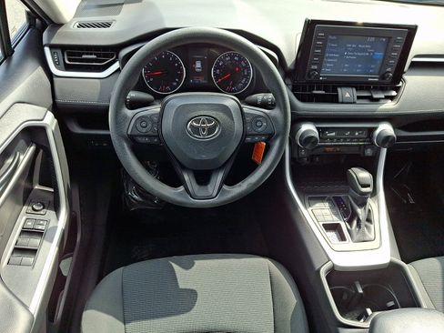 Used 2022 Toyota RAV4 LE w/ Carpet Mat Package (TMS) AWD/4WD image 11