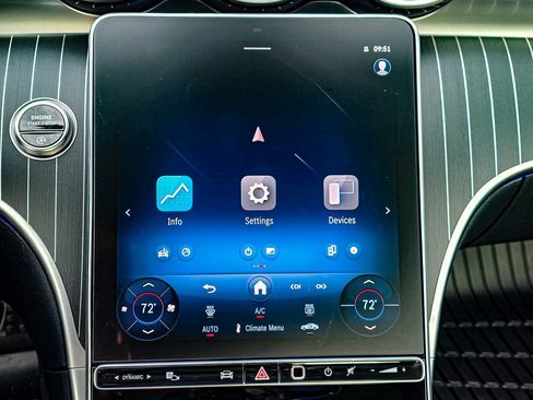 Used 2025 Mercedes-Benz C 300 4MATIC Sedan image 16