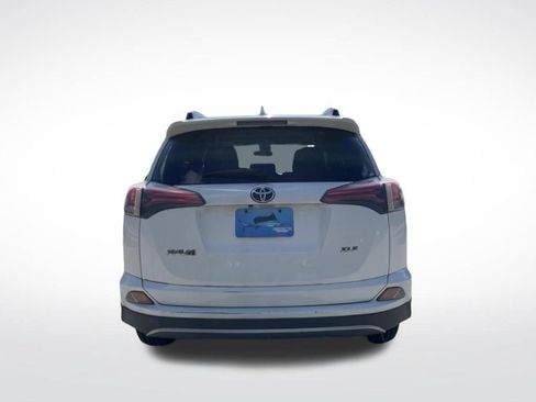 Used 2018 Toyota RAV4 XLE FWD image 7