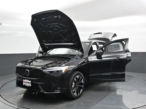 New 2026 Volvo XC60 B5 Plus w/ Protection Package Premier AWD/4WD image 47