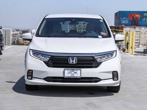 Used 2023 Honda Odyssey EX image 2