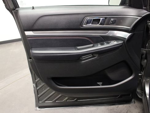 Used 2018 Ford Explorer Sport w/ Equipment Group 401A AWD/4WD image 19