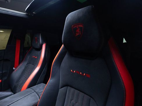 Used 2024 Lamborghini Urus Performante AWD/4WD image 61
