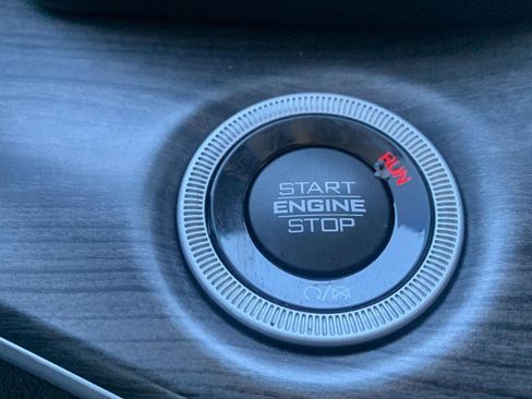 Used 2022 Jeep Grand Cherokee L Limited image 14