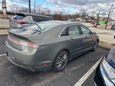 Used 2017 Lincoln MKZ Premiere image 3