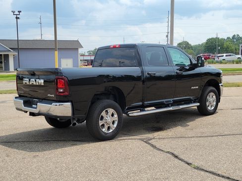 Used 2026 RAM 2500 Big Horn AWD/4WD image 4