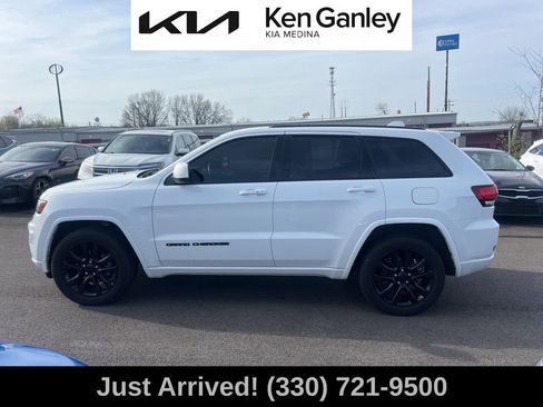 Used 2018 Jeep Grand Cherokee Altitude image 8