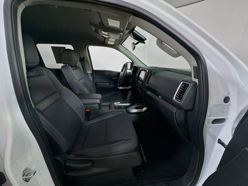 Used 2024 Nissan Frontier SV w/ SV Convenience Package image 31