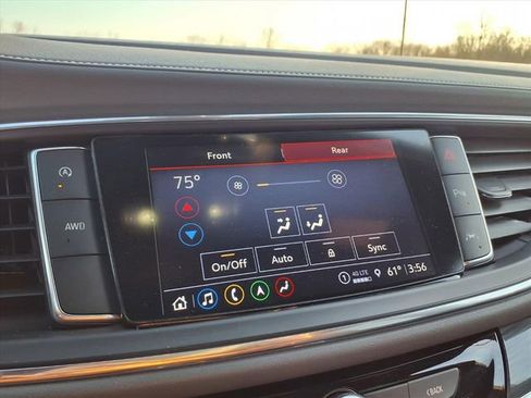 Used 2024 Buick Enclave Premium image 65