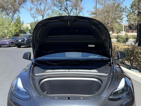 Used 2025 Tesla Model Y Long Range AWD/4WD image 73