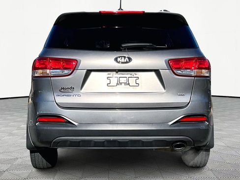 Used 2018 Kia Sorento L image 6