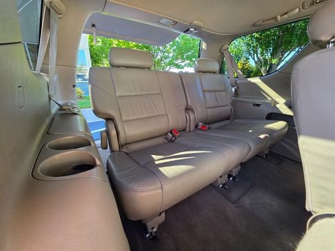 Used 2005 Toyota Sequoia SR5 AWD/4WD image 58