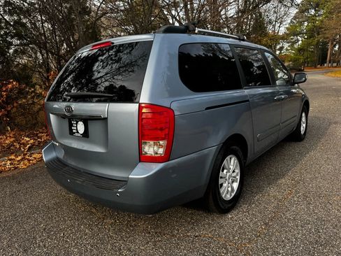 Used 2011 Kia Sedona LX w/ PWR Pkg image 3