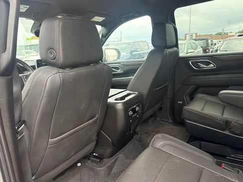 Used 2023 Chevrolet Suburban High Country AWD/4WD image 24