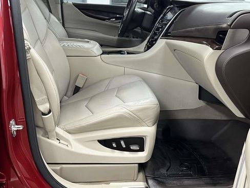 Used 2015 Cadillac Escalade Premium AWD/4WD image 31
