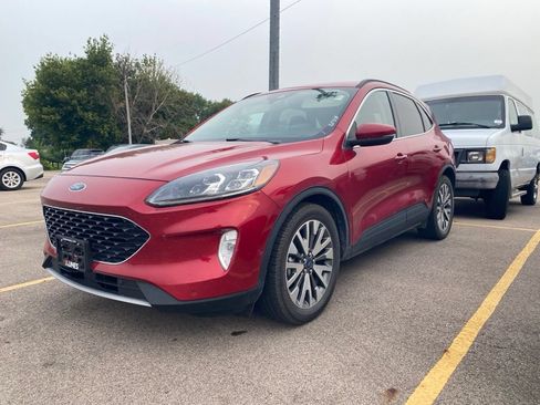 Used 2020 Ford Escape Titanium FWD image 16