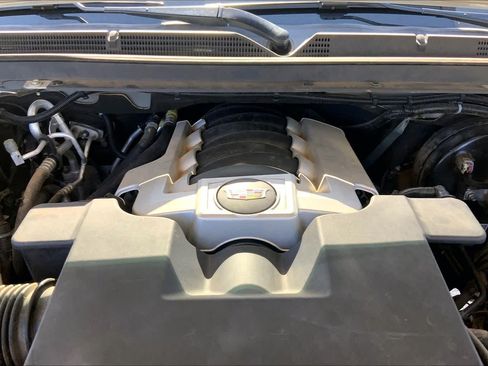 Used 2020 Cadillac Escalade Premium Luxury RWD image 32