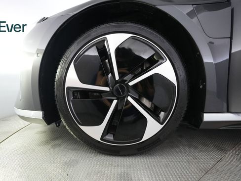 Used 2023 Lucid Air Touring AWD/4WD image 9